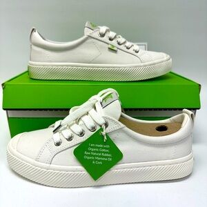 *SOLD*New In Box Cariuma Canvas Sneaker
